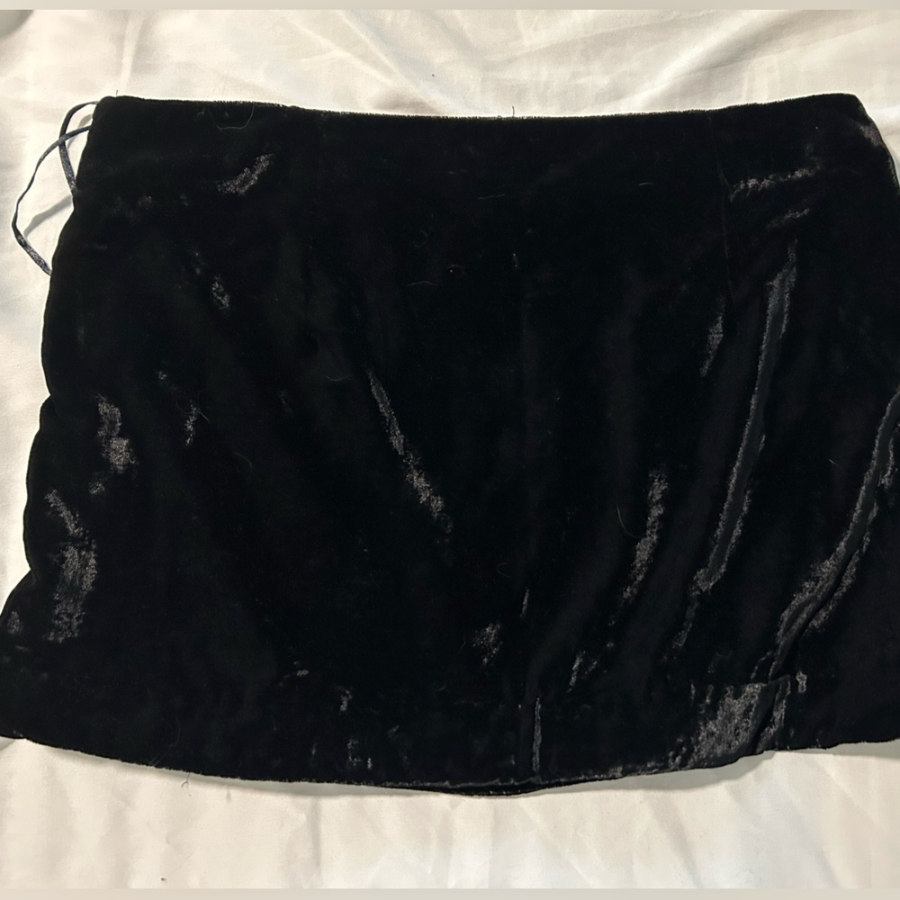 FREE PEOPLE Black Velvet Mini Skirt – Size 4 – NWT - Picture 10 of 10